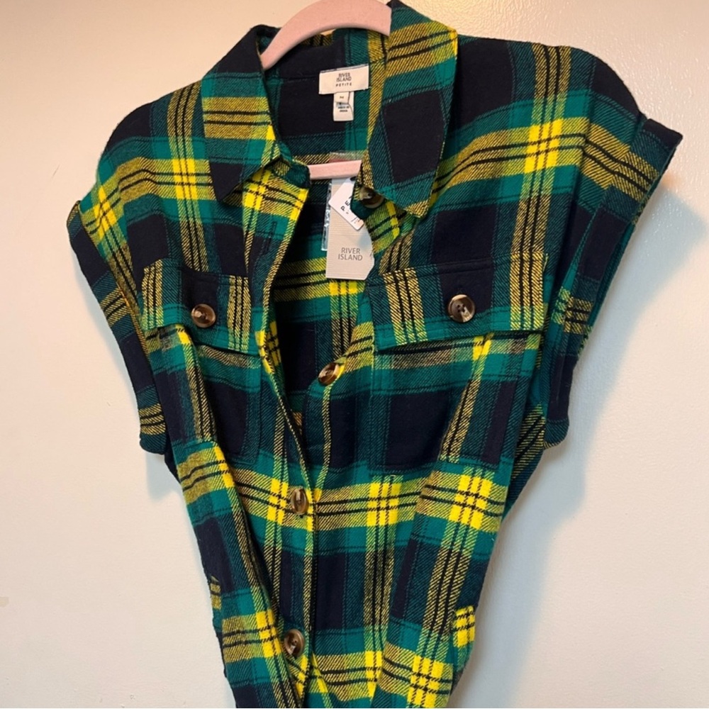 River Island Plaid Sleeveless Shirt with Button Details with pockets!